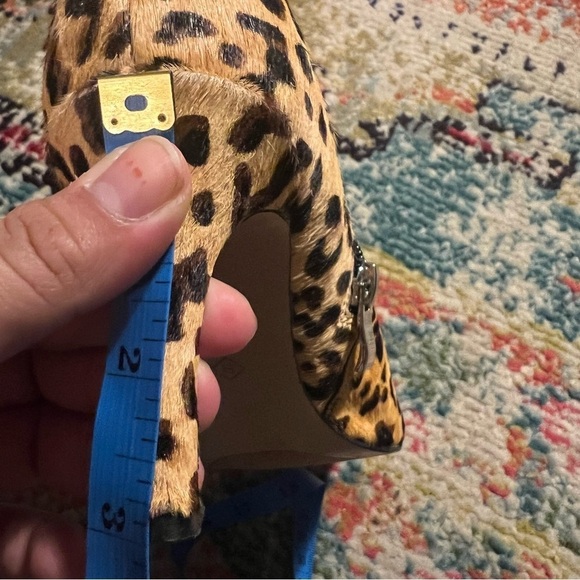 Halogen Ashlee Pointed Toe Ankle Bootie BOOTS Size 6.5 m Calf Hair Leopard HEELS - Picture 2 of 8